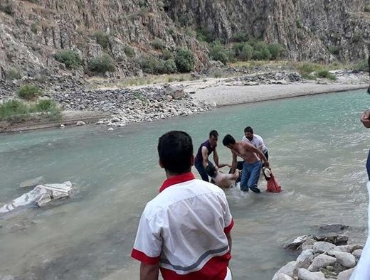 جستجو برای یافتن دومین کودک غرق شده در رودخانه هراز جستجو برای یافتن دومین کودک غرق شده در رودخانه هراز