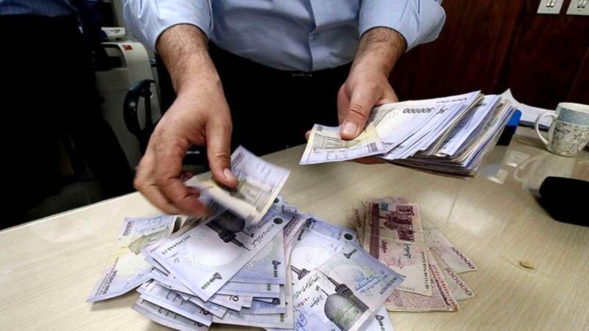 پاداش ۵۲ میلیون تومانی برای افشای فرار مالیاتی + عکس پاداش ۵۲ میلیون تومانی برای افشای فرار مالیاتی + عکس