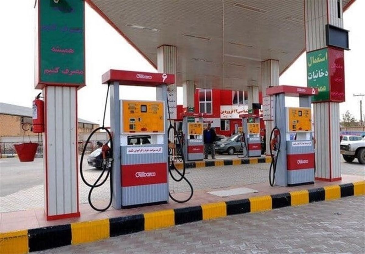 آتش گرفتن خودروی شاسی بلند در پمپ بنزین + فیلم آتش گرفتن خودروی شاسی بلند در پمپ بنزین + فیلم