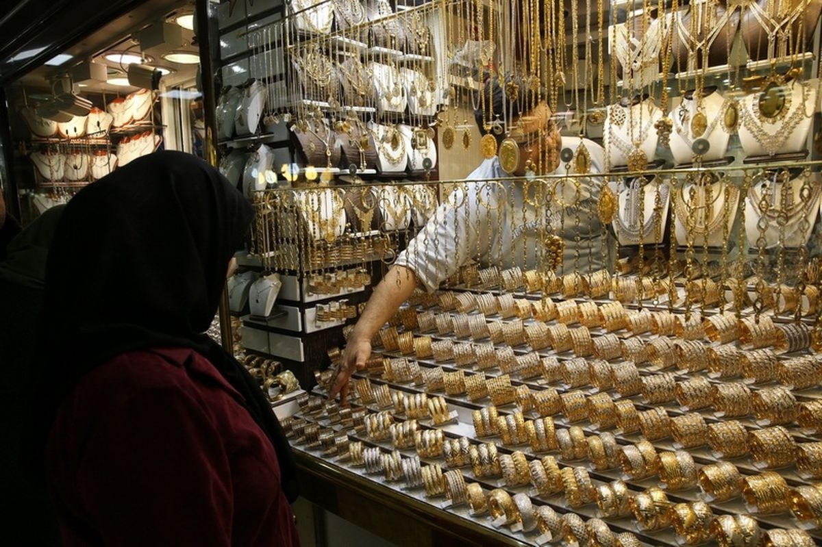 سکه، طلا و ارز در پایینترین رقم خود در ٢ ماه اخیر / سوداگران از بازار خارج شدهاند سکه، طلا و ارز در پایینترین رقم خود در ٢ ماه اخیر / سوداگران از بازار خارج شدهاند
