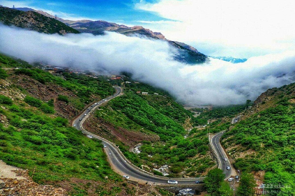 هشدار به مسافران / این جاده پرتردد مسدود است هشدار به مسافران / این جاده پرتردد مسدود است