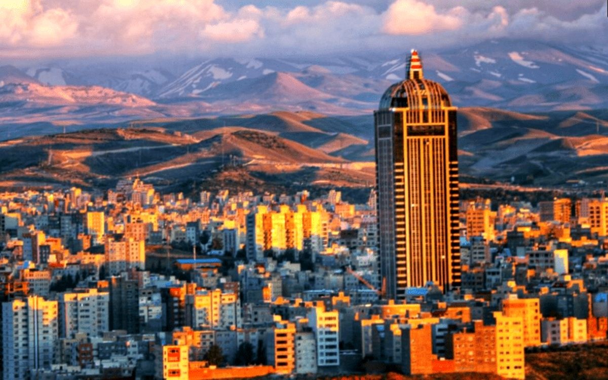 بارش باران تابستانی در تبریز و جاری شدن سیل در خیابانها +فیلم بارش باران تابستانی در تبریز و جاری شدن سیل در خیابانها +فیلم