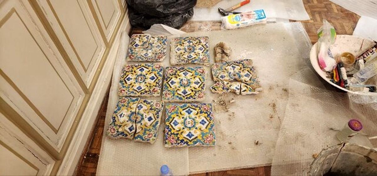کشف کاشیهای گمشده در تالار برلیان کاخ گلستان + عکس کشف کاشیهای گمشده در تالار برلیان کاخ گلستان + عکس