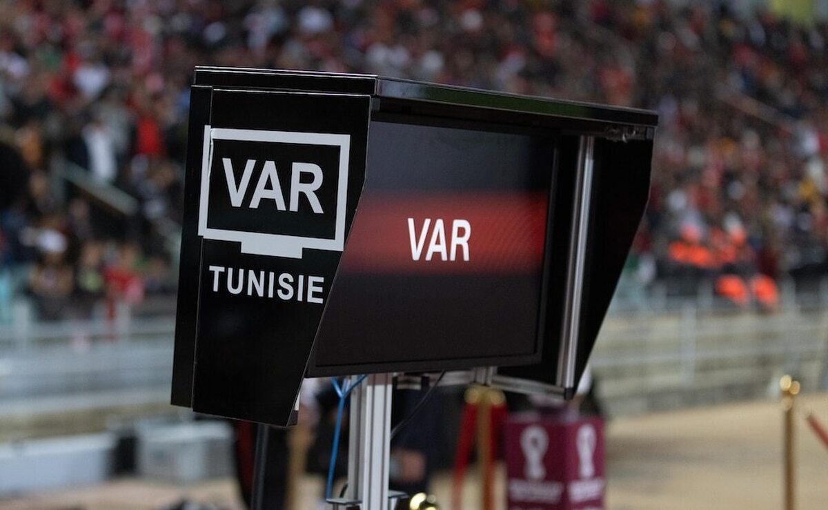 دستور مخبر برای رفع موانع ورود VAR به فوتبال ایران دستور مخبر برای رفع موانع ورود VAR به فوتبال ایران