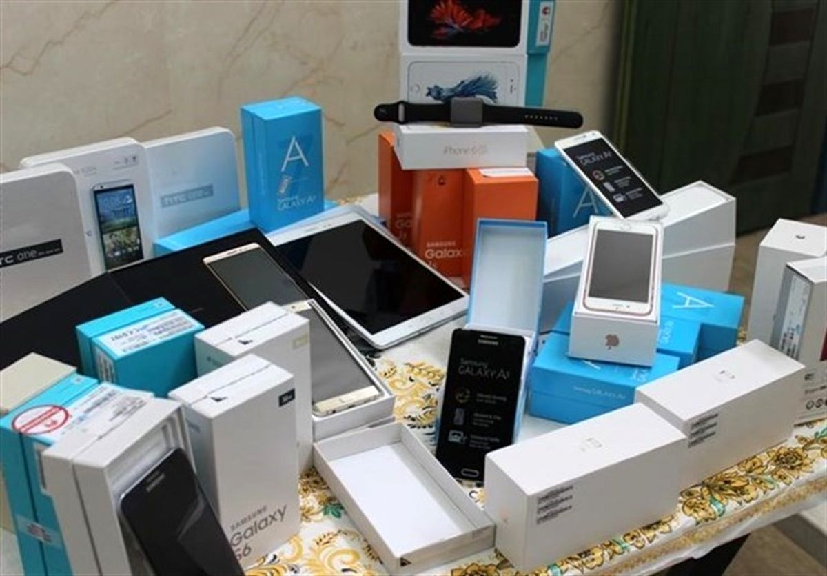 واردات گوشی تلفن همراه در ایام اربعین ممنوع است واردات گوشی تلفن همراه در ایام اربعین ممنوع است