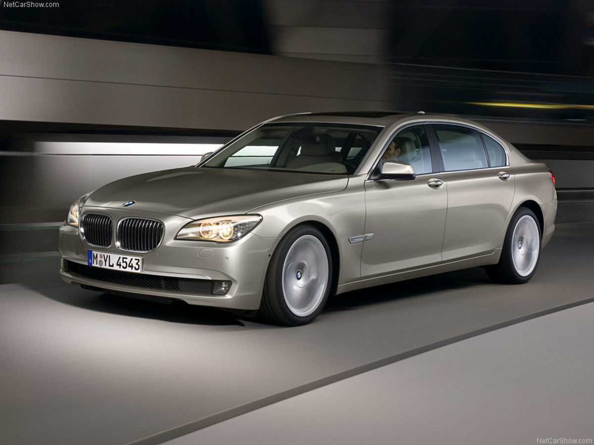 سقوط سنگین قیمت BMW / ریزش نیم میلیارد تومانی دو مدل در یک روز! + جدول سقوط سنگین قیمت BMW / ریزش نیم میلیارد تومانی دو مدل در یک روز! + جدول