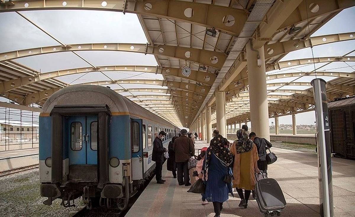 فروش بلیت قطارهای کریلا از سر گرفته شد فروش بلیت قطارهای کریلا از سر گرفته شد