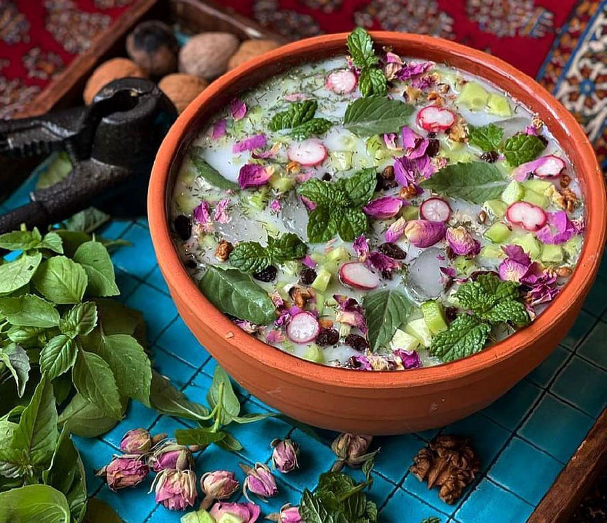 در تابستان چه غذاهایی بخوریم؟ در تابستان چه غذاهایی بخوریم؟