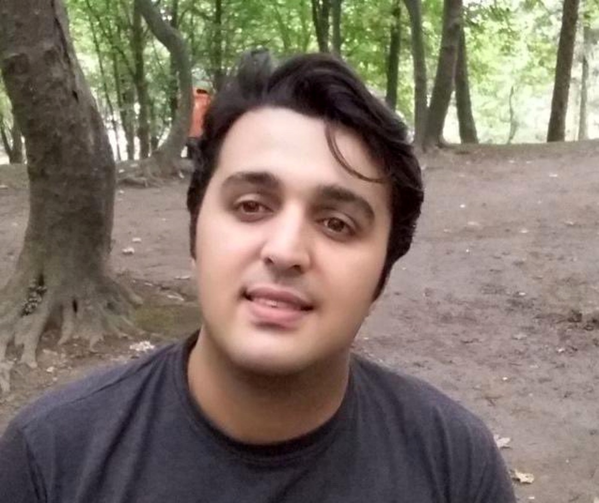 مراسم تدفین جواد روحی توسط خانواده انجام شد مراسم تدفین جواد روحی توسط خانواده انجام شد