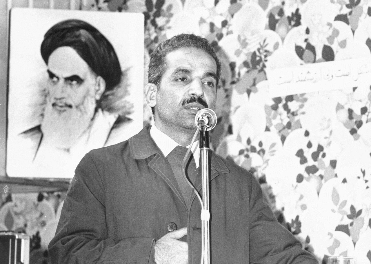 عکسی منتشرنشده از تدفین محمدعلی رجایی عکسی منتشرنشده از تدفین محمدعلی رجایی