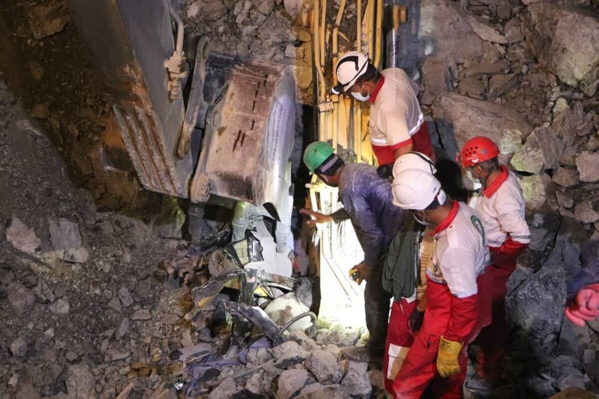 افشای دلیل اصلی ریزش معدن طرزه از زبان یکی از کارگران افشای دلیل اصلی ریزش معدن طرزه از زبان یکی از کارگران