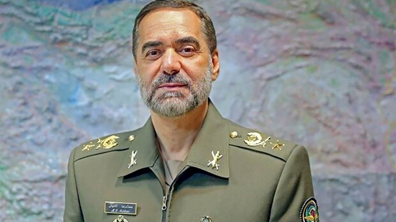 وزیر دفاع: همه تحریمهای تسلیحاتی ایران مهرماه پایان مییابد وزیر دفاع: همه تحریمهای تسلیحاتی ایران مهرماه پایان مییابد