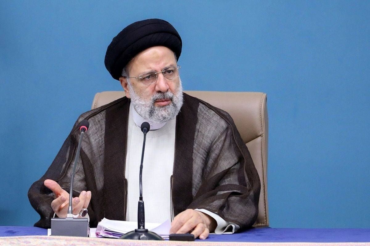 کنایه جدید رییسی به روحانی: آمادهایم مشکلات را حل کنیم، نه اینکه با گفتن عباراتی همچون «خزانه خالی است» در جامعه ایجاد نگرانی کنیم کنایه جدید رییسی به روحانی: آمادهایم مشکلات را حل کنیم، نه اینکه با گفتن عباراتی همچون «خزانه خالی است» در جامعه ایجاد نگرانی کنیم