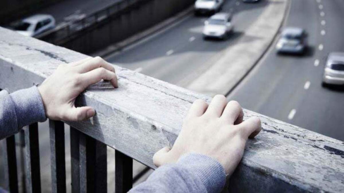 از کجا بدانیم کسی قصد خودکشی دارد؟ از کجا بدانیم کسی قصد خودکشی دارد؟