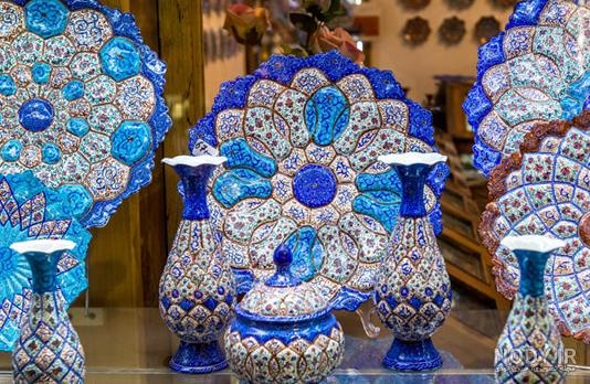 قیمتهای نجومی ظروف میناکاری/ یک جفت گلدان میناکاری ۳۰۰ میلون تومان! قیمتهای نجومی ظروف میناکاری/ یک جفت گلدان میناکاری ۳۰۰ میلون تومان!