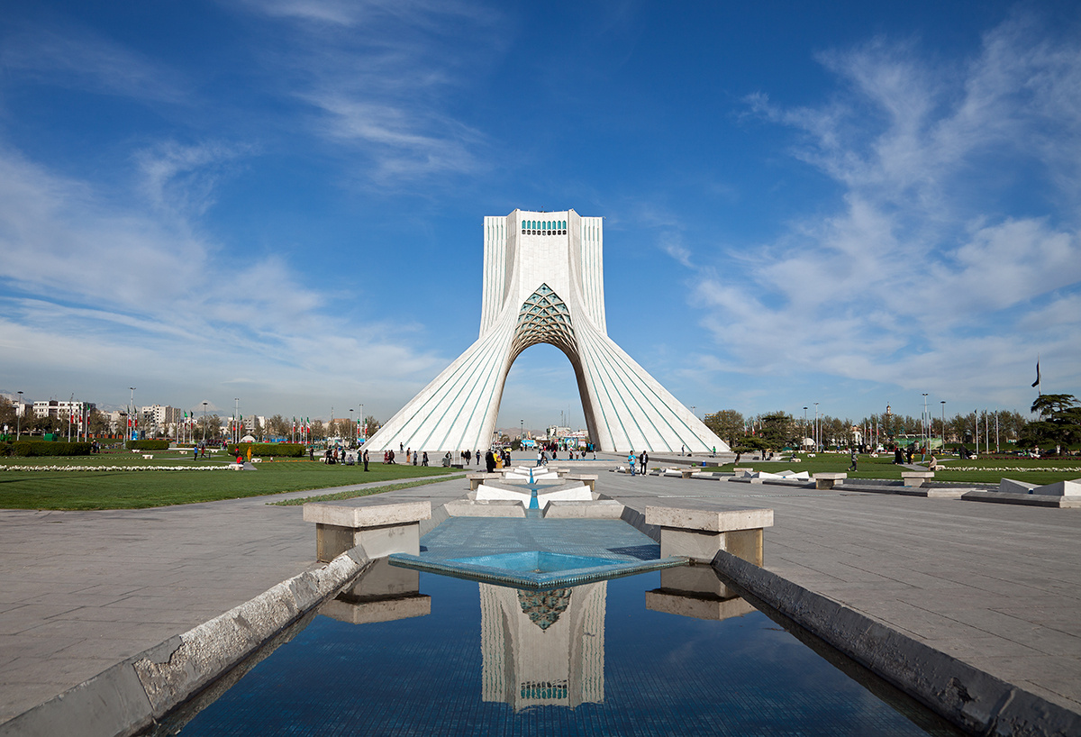 خیابان آزادی مسدود شد خیابان آزادی مسدود شد