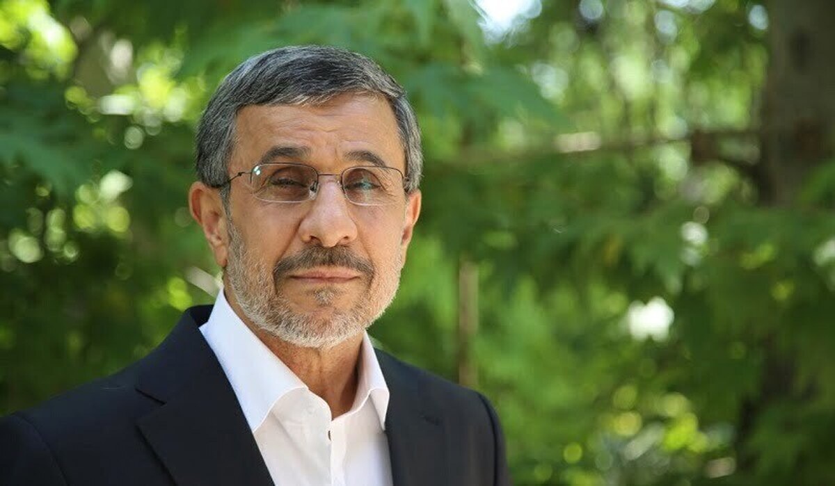 احمدینژاد همچنان در فرودگاه امام خمینی منتظر خروج از کشور است احمدینژاد همچنان در فرودگاه امام خمینی منتظر خروج از کشور است