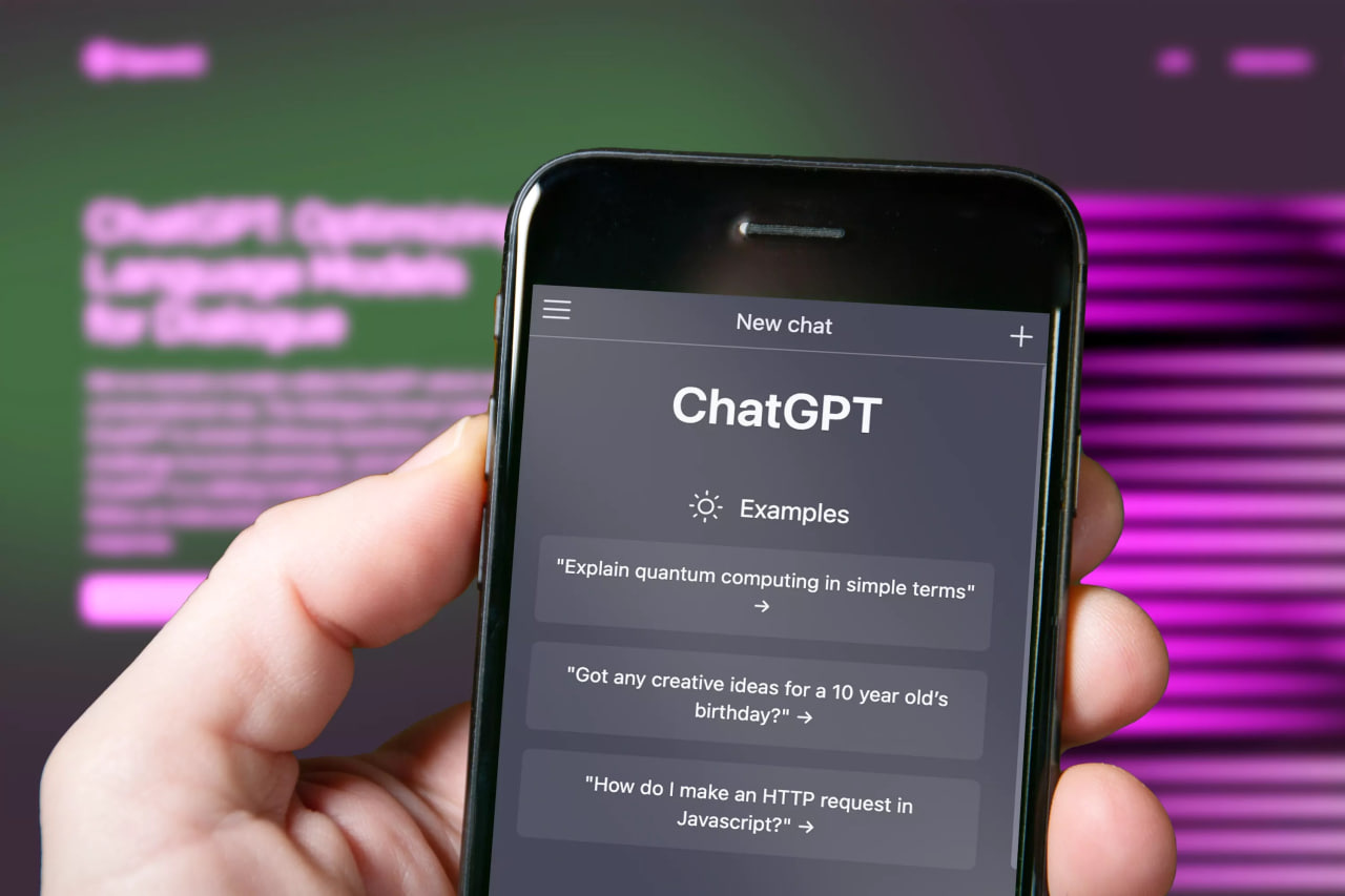 ChatGPT چه بلایی سر بازار کار آورده؟ ChatGPT چه بلایی سر بازار کار آورده؟