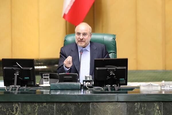 قالیباف: مصرف بنزین در کشور بیشتر از تولید آن است قالیباف: مصرف بنزین در کشور بیشتر از تولید آن است