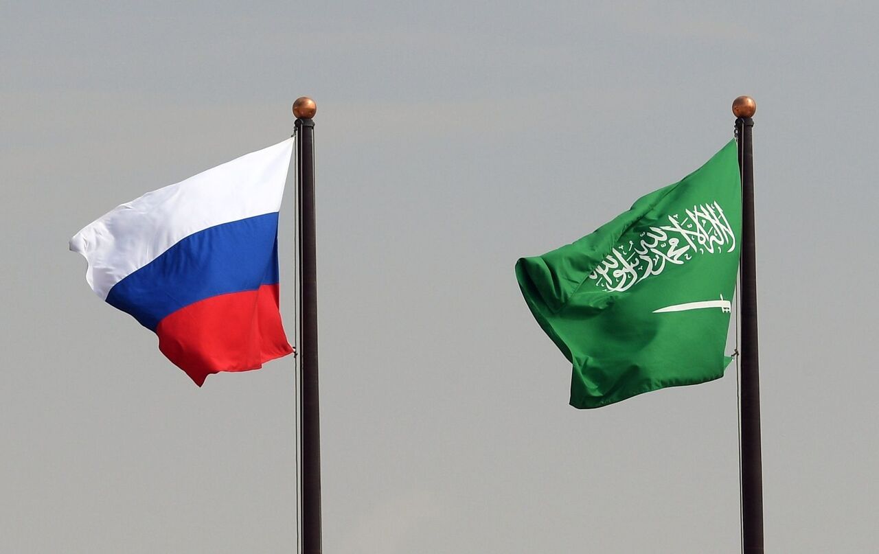 توافق روسیه و عربستانسعودی برای بالا نگهداشتن قیمت نفت با وجود بحران خاورمیانه توافق روسیه و عربستانسعودی برای بالا نگهداشتن قیمت نفت با وجود بحران خاورمیانه