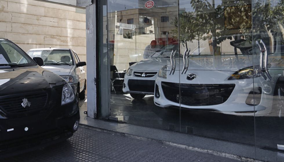 وضعیت بازار خودرو جمعه ۲۸ مهرماه / سقوط هفتگی قیمت شاهین، پژو پارس و تارا وضعیت بازار خودرو جمعه ۲۸ مهرماه / سقوط هفتگی قیمت شاهین، پژو پارس و تارا