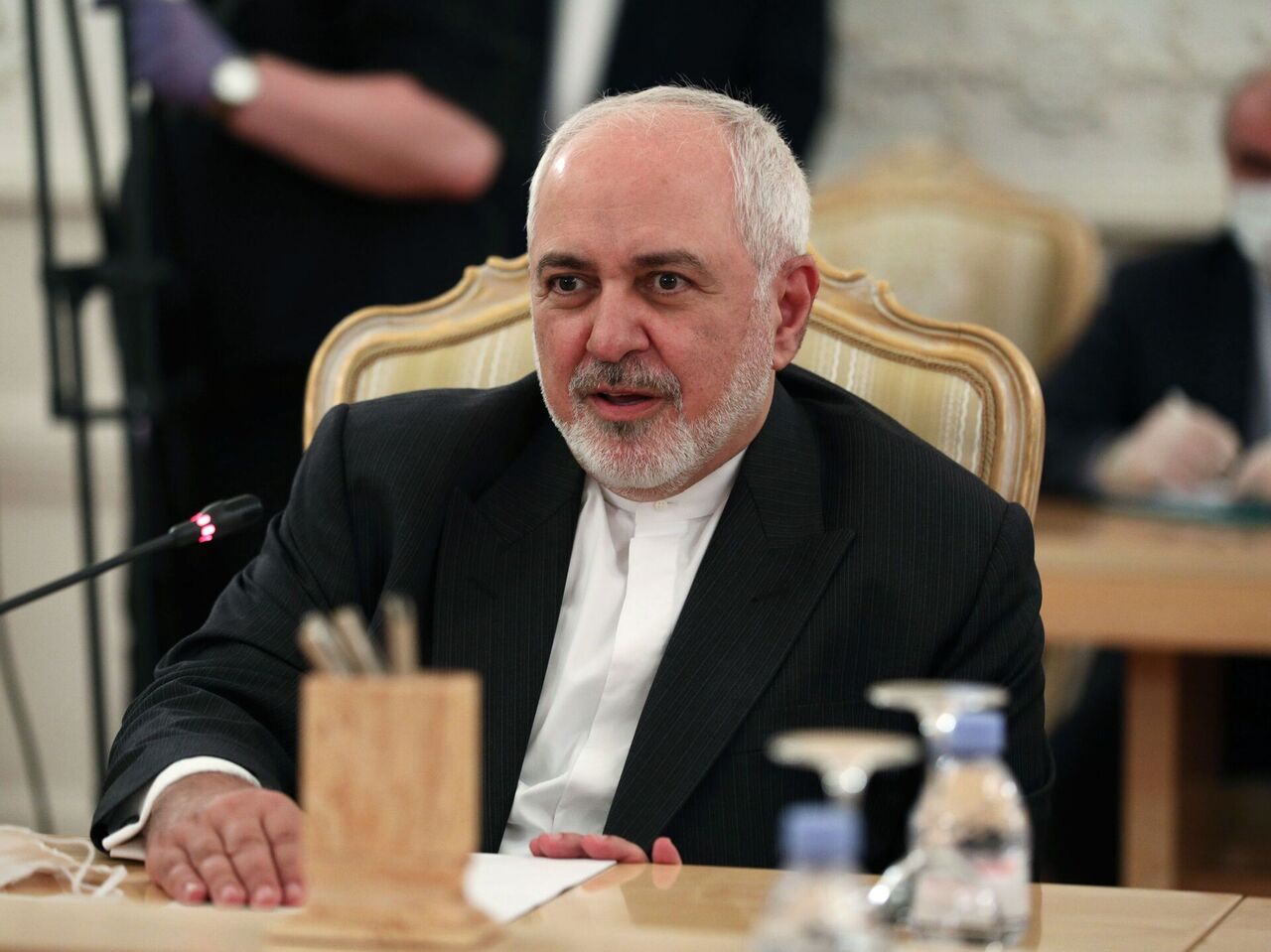 ظریف: خطر بزرگی از سر ایران برداشته شد ظریف: خطر بزرگی از سر ایران برداشته شد