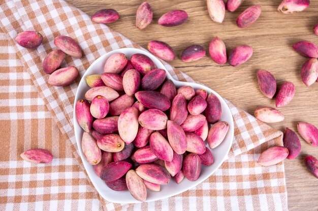 پسته تازه یا تر کیلویی چند؟ پسته تازه یا تر کیلویی چند؟