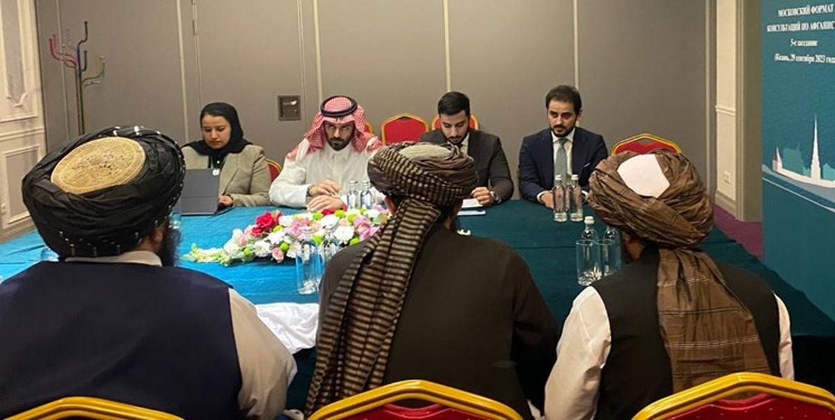 عصبانیت طالبان از حضور یک زن در جلسه با عربستان! عصبانیت طالبان از حضور یک زن در جلسه با عربستان!
