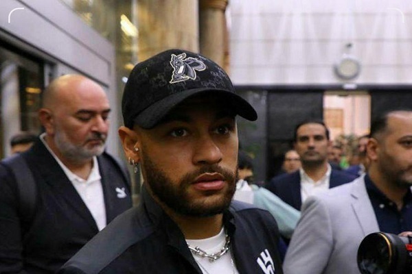 کاروان الهلال وارد تهران شد کاروان الهلال وارد تهران شد