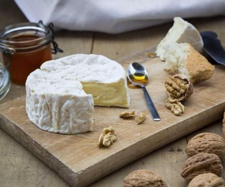 خواص جالب پنیر پوستی گوسفندی + لیست قیمت انواع پنیر محلی خواص جالب پنیر پوستی گوسفندی + لیست قیمت انواع پنیر محلی