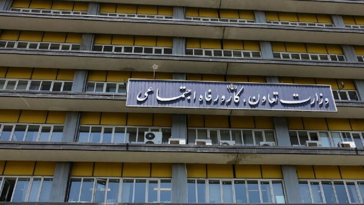 وزارت کار برای افزایش حقوق کارگران شرط گذاشت وزارت کار برای افزایش حقوق کارگران شرط گذاشت