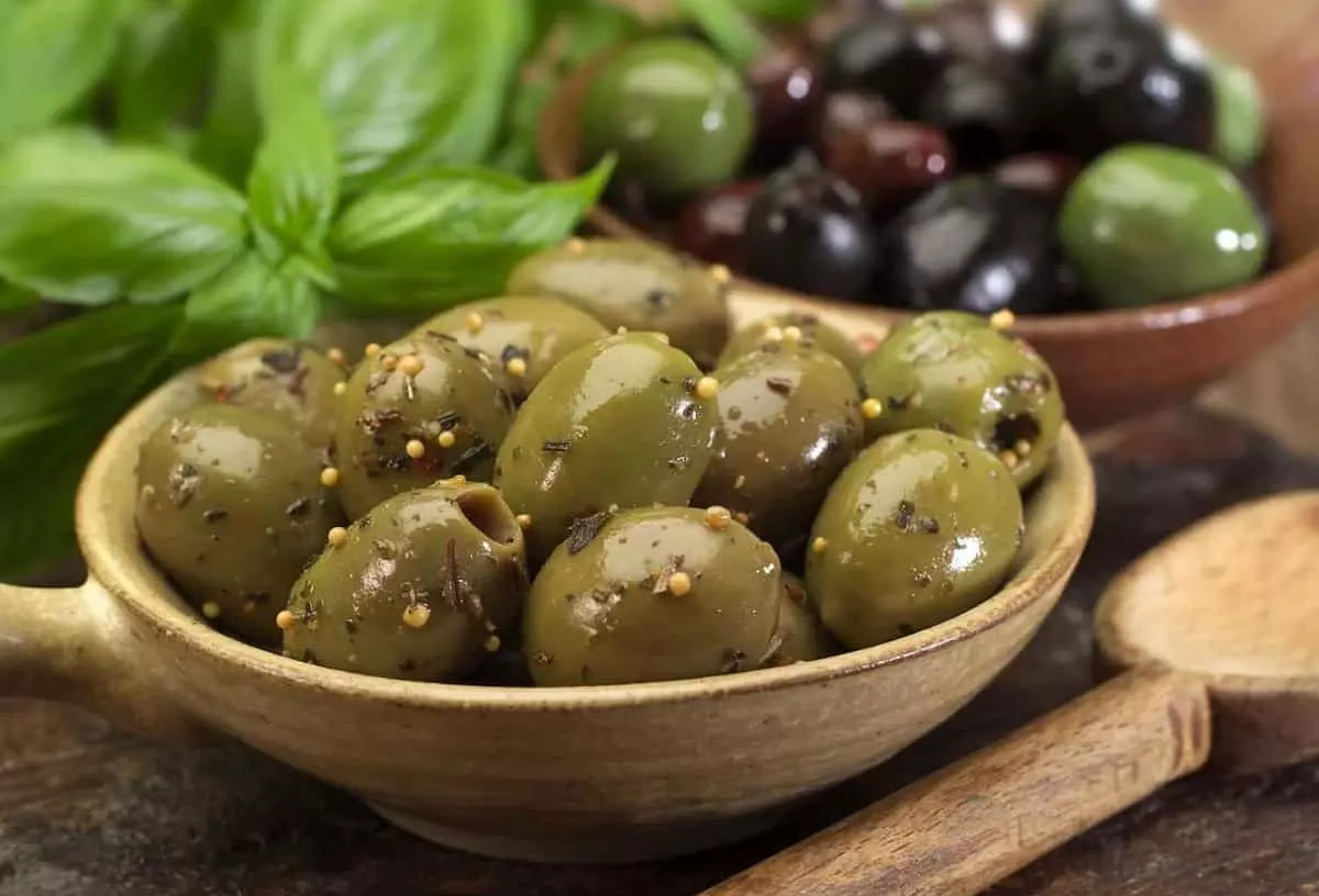 آیا روغن زیتون برای پخت و پز مناسب است؟ آیا روغن زیتون برای پخت و پز مناسب است؟