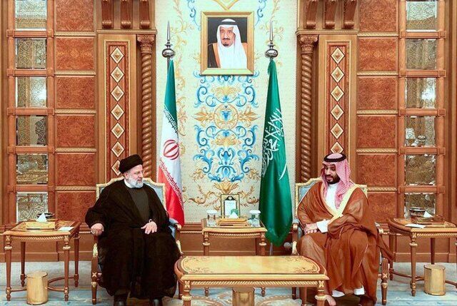دعوت رئیسی از ولیعهد سعودی برای سفر به ایران دعوت رئیسی از ولیعهد سعودی برای سفر به ایران