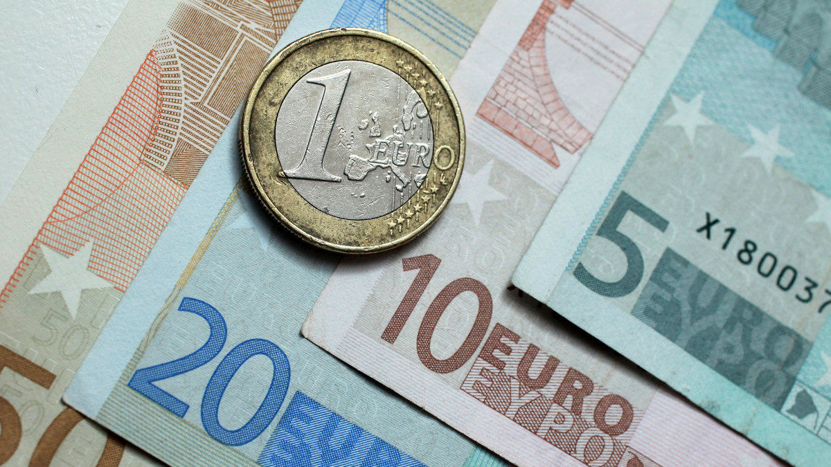 قیمت یورو امروز ۲۲ آبان ماه ۱۴۰۲ در بازار قیمت یورو امروز ۲۲ آبان ماه ۱۴۰۲ در بازار