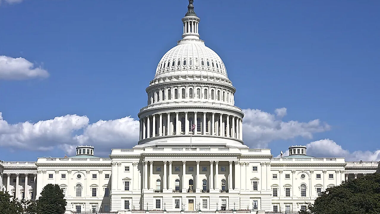 دولت آمریکا تعطیل نمیشود دولت آمریکا تعطیل نمیشود