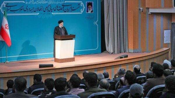 رییسی: کنار گذاشتن فلهای مدیران قبلی برخلاف اصول شایستهسالاری است رییسی: کنار گذاشتن فلهای مدیران قبلی برخلاف اصول شایستهسالاری است