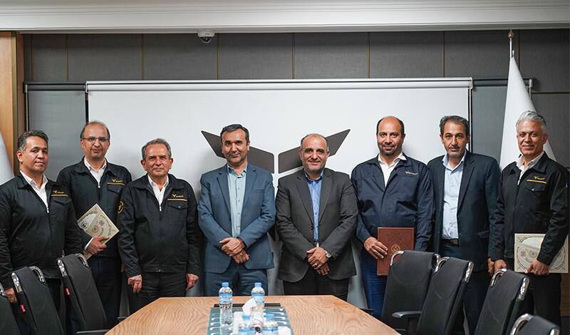 گروه بهمن در سختترین شرایط با کمیته امداد همکاری کرد گروه بهمن در سختترین شرایط با کمیته امداد همکاری کرد