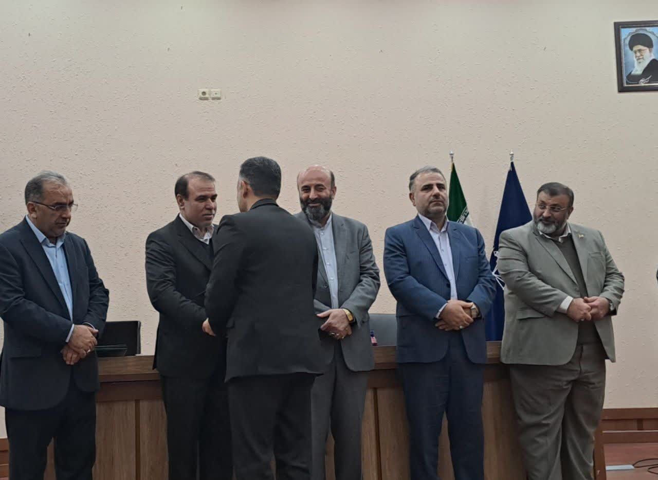 پاشنه آشیل تمامی دولتها و دغدغهای که همواره داشتند معیشت مردم بوده است پاشنه آشیل تمامی دولتها و دغدغهای که همواره داشتند معیشت مردم بوده است