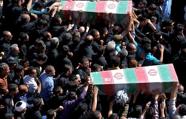 تشییع پنج شهید گمنام در شهرستان زرندیه تشییع پنج شهید گمنام در شهرستان زرندیه