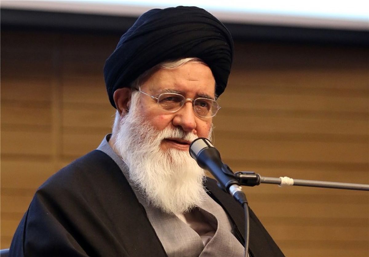 حملات تند علم الهدی به نخبگان؛ مهاجرت می کنند چون به دنبال درآمدهای آنچنانی و خودرو لوکس سوار شدن هستند حملات تند علم الهدی به نخبگان؛ مهاجرت می کنند چون به دنبال درآمدهای آنچنانی و خودرو لوکس سوار شدن هستند