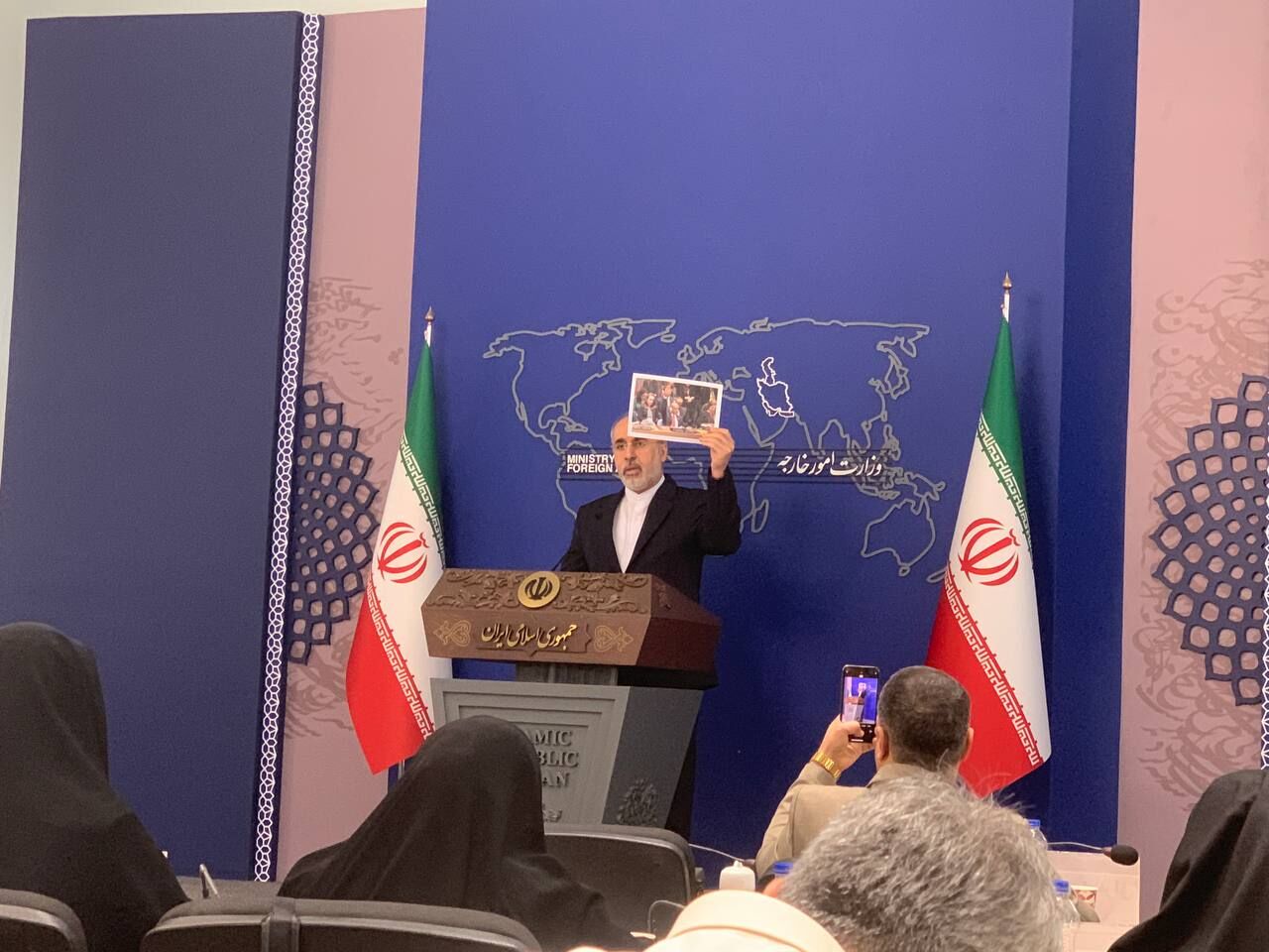 کنعانی: ایران صلحآمیز بودن فعالیت هستهای خود را اثبات کرده / ایران ضرورتی برای برجام دوم نمیبیند / برجام به قوت خود باقی است کنعانی: ایران صلحآمیز بودن فعالیت هستهای خود را اثبات کرده / ایران ضرورتی برای برجام دوم نمیبیند / برجام به قوت خود باقی است