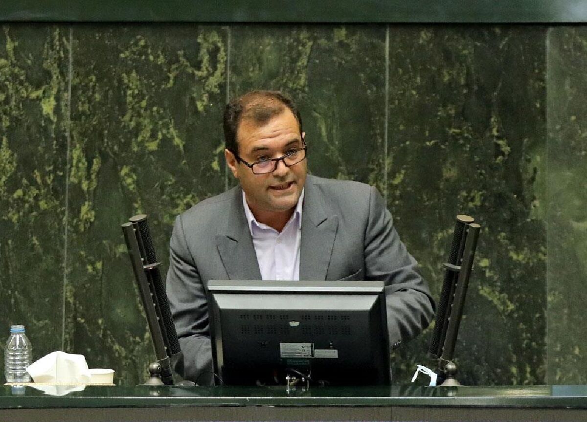 نماینده مجلس: حقوق و دستمزد کارگران و کارمندان یک سوم شده است! نماینده مجلس: حقوق و دستمزد کارگران و کارمندان یک سوم شده است!