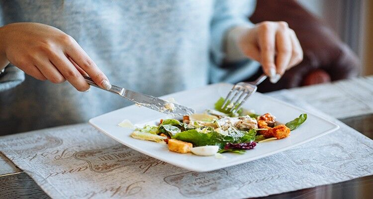 چه زمانی برای ناهار خوردن ایدهآل است؟ چه زمانی برای ناهار خوردن ایدهآل است؟