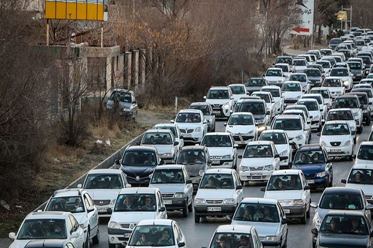 ترافیک سنگین در آزاد راه تهران شمال ترافیک سنگین در آزاد راه تهران شمال