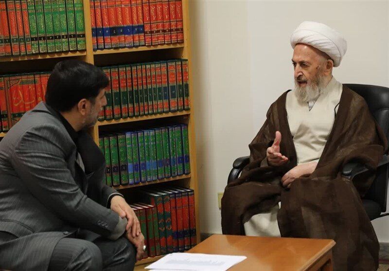 انتقاد آیتالله سبحانی از افزایش بیرویه کرایه تاکسیها انتقاد آیتالله سبحانی از افزایش بیرویه کرایه تاکسیها