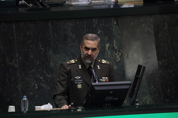 وزیر دفاع: وقتی کشورهای دیگر را مشاهده میکنیم، متوجه میشویم وضعیت ایران بسیار خوب است وزیر دفاع: وقتی کشورهای دیگر را مشاهده میکنیم، متوجه میشویم وضعیت ایران بسیار خوب است