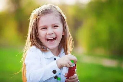 چگونه کودکی شاد تربیت کنیم؟ چگونه کودکی شاد تربیت کنیم؟
