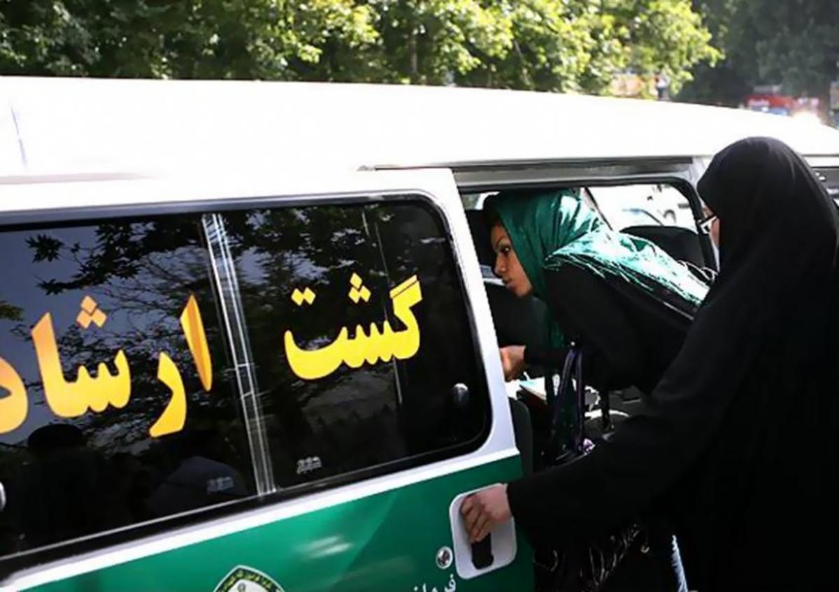 آقایان مسئول! در شرایط جنگی که به سرمایه اجتماعی نیاز است بر حضور گشت ارشاد اصرار نکنید آقایان مسئول! در شرایط جنگی که به سرمایه اجتماعی نیاز است بر حضور گشت ارشاد اصرار نکنید