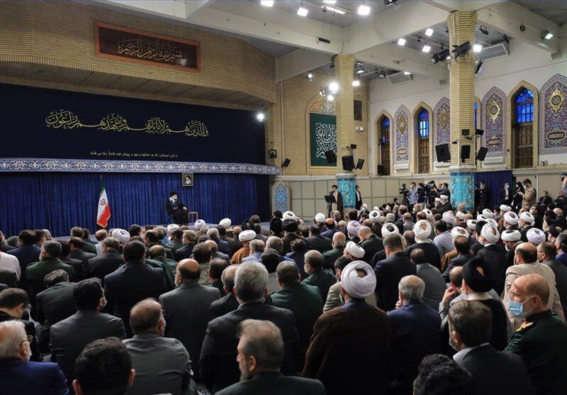 رهبر معظم انقلاب امروز با شاعران افطار میکنند رهبر معظم انقلاب امروز با شاعران افطار میکنند