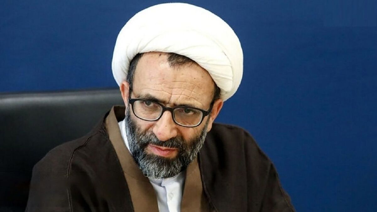 حمله تند سلیمی به رئیس جمهور: پزشکیان هنوز از لباس نمایندگی مجلس خارج نشده/ جلوی قاچاق بنزین را بگیرید وگرنه در بیان درد مردم از شما خبرهترند حمله تند سلیمی به رئیس جمهور: پزشکیان هنوز از لباس نمایندگی مجلس خارج نشده/ جلوی قاچاق بنزین را بگیرید وگرنه در بیان درد مردم از شما خبرهترند